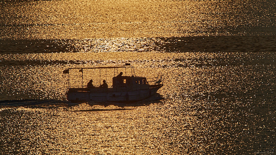 Fischerboot Sonnenuntergang Spiegelungen