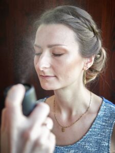 Hochzeit Braut Dressing up Making ready  ©Michael Neruda