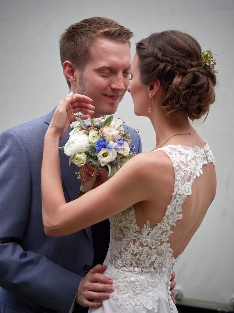 Hochzeit Brautpaar Posing Paarshooting ©Michael Neruda