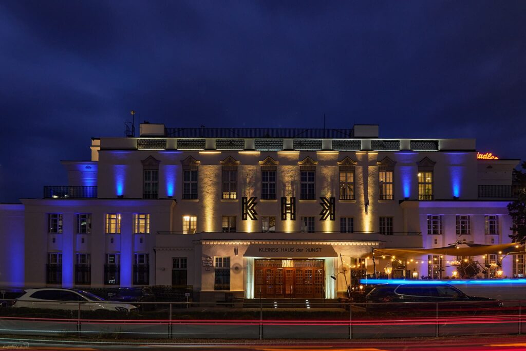 Kleines Haus der Kunst Blaue Stunde Langzeitbelichtung ©Michael Neruda